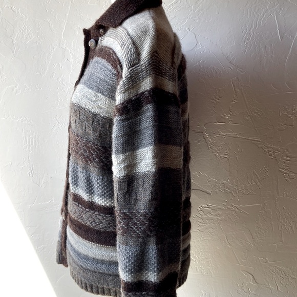 Vintage 100% Shetland Wool
Collared button up Sweater L - Picture 7 of 10